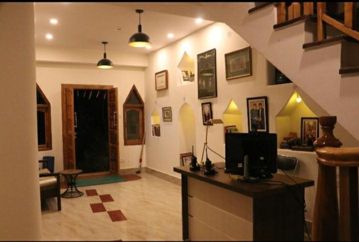 Naldehra House