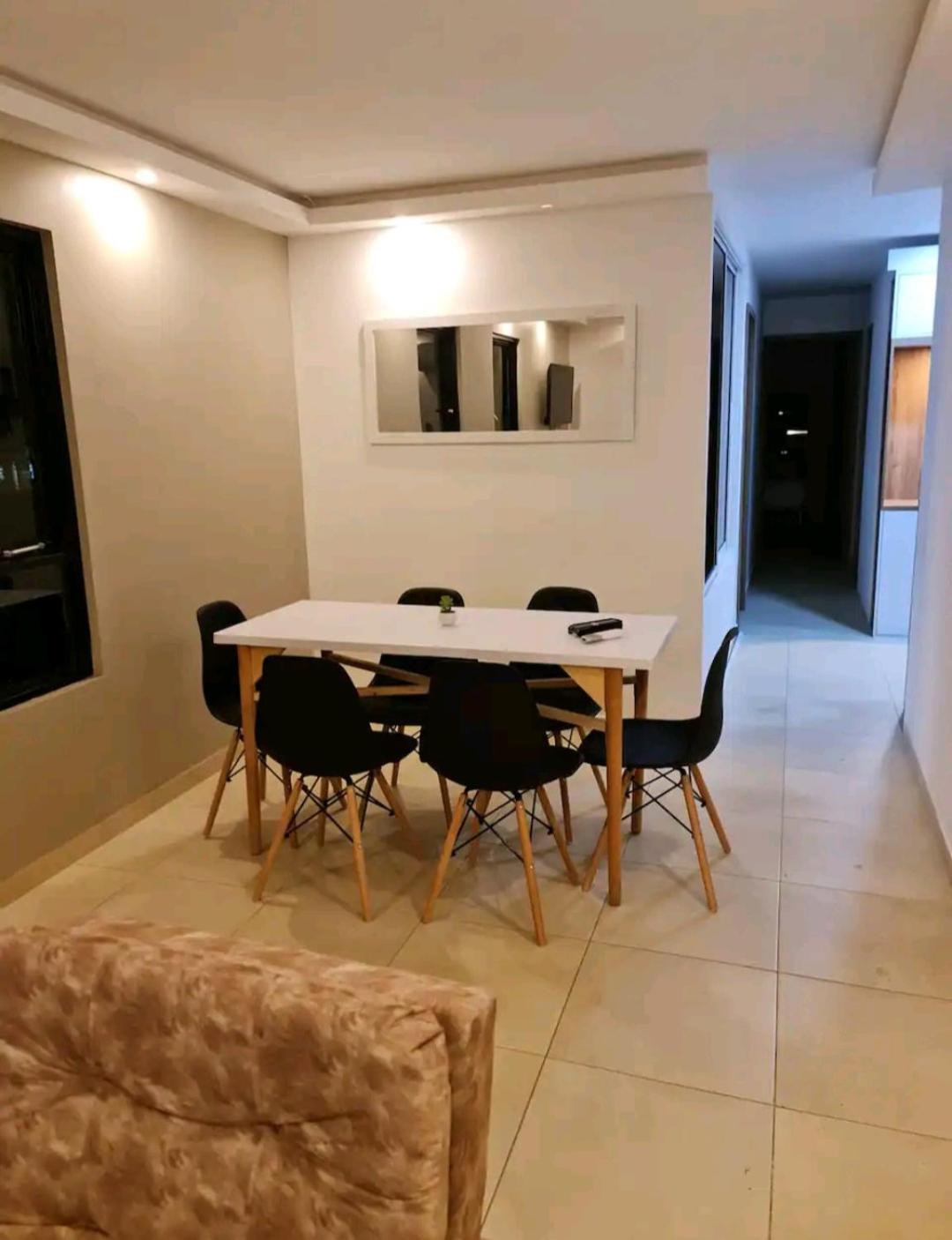 Apartamentos la flora