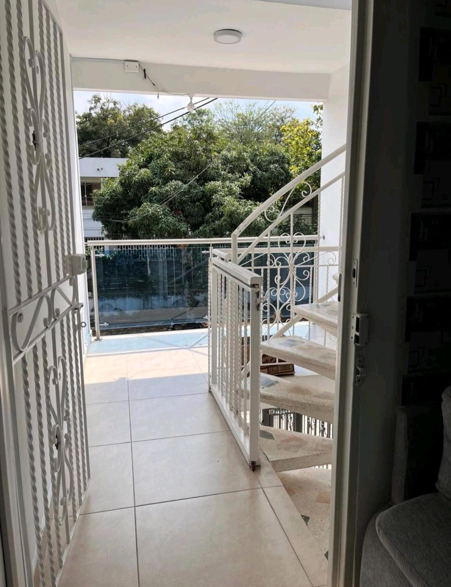 Apartamentos la flora