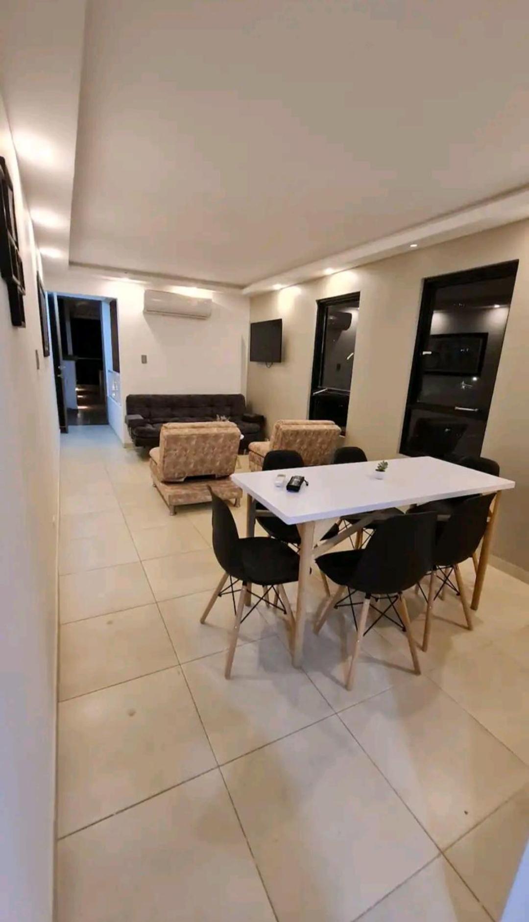Apartamentos la flora