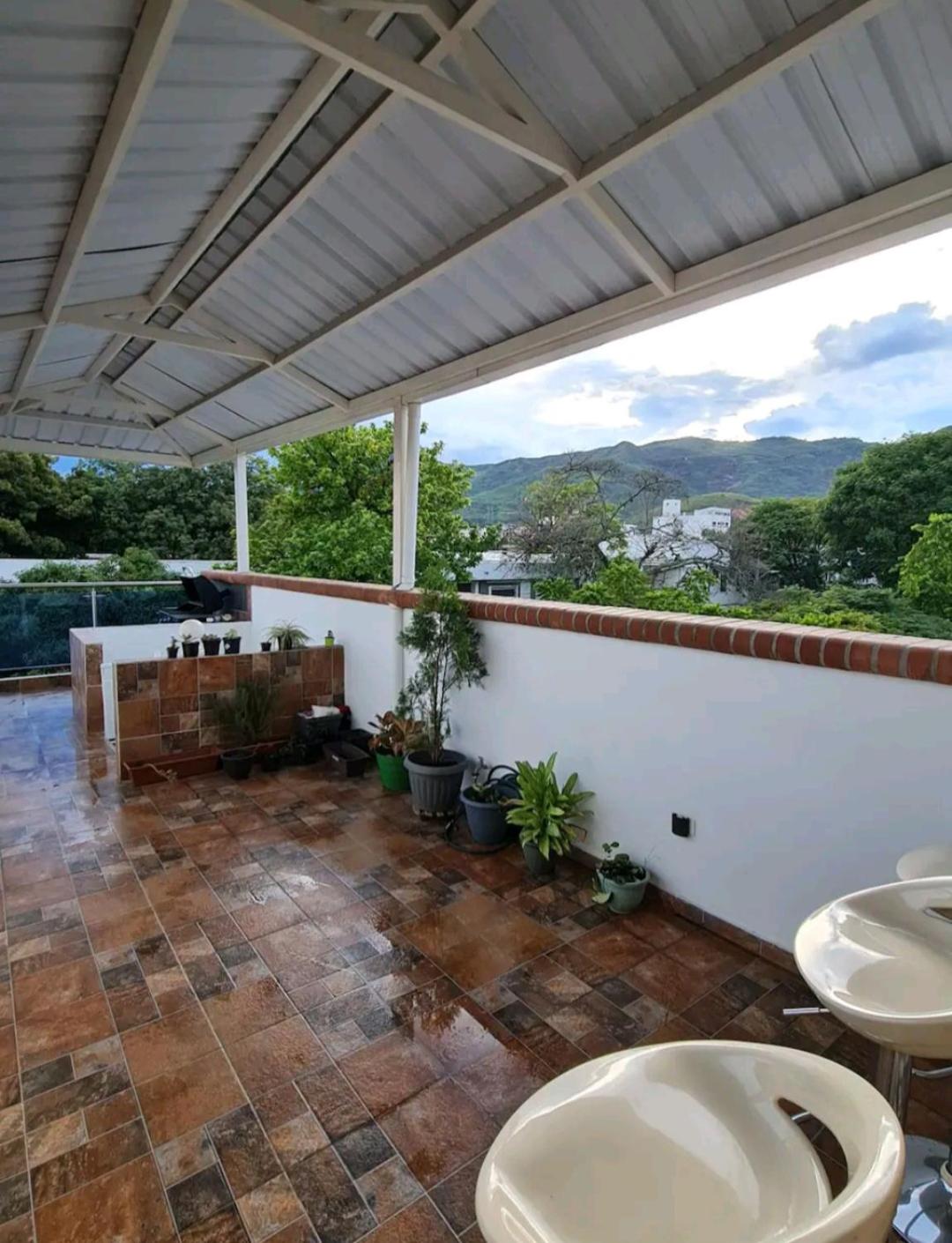 Apartamentos la flora