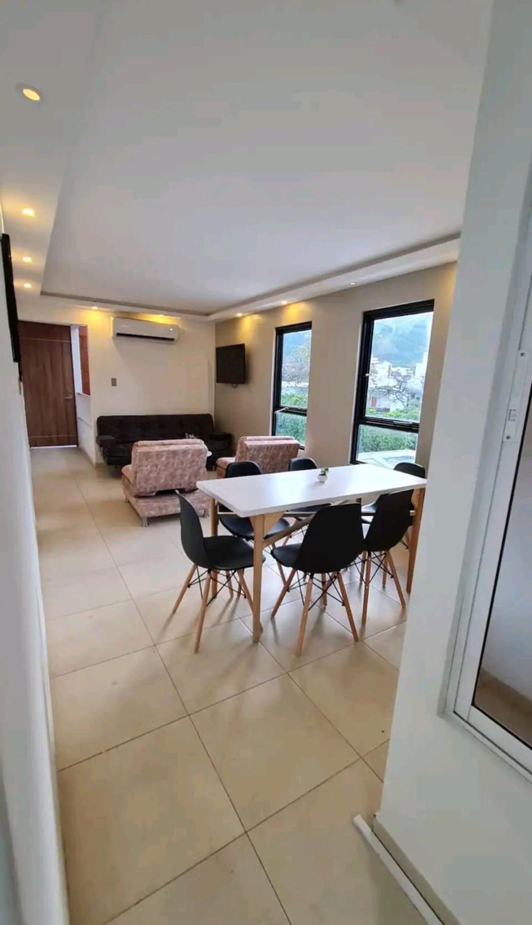 Apartamentos la flora