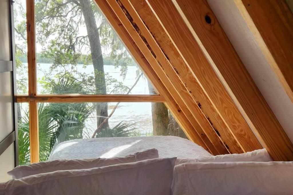 A Secluded Quiet Oasis with Beach Pass