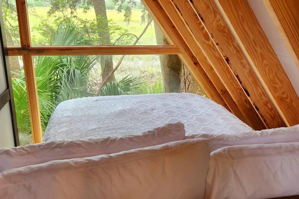 A Secluded Quiet Oasis with Beach Pass