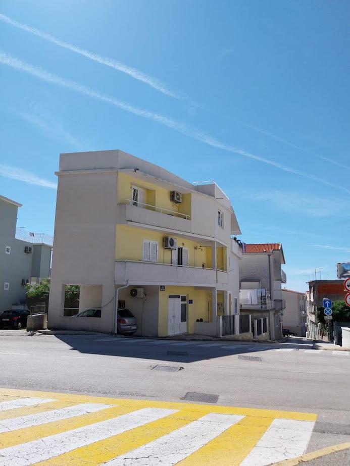 Summer Point Apartment
