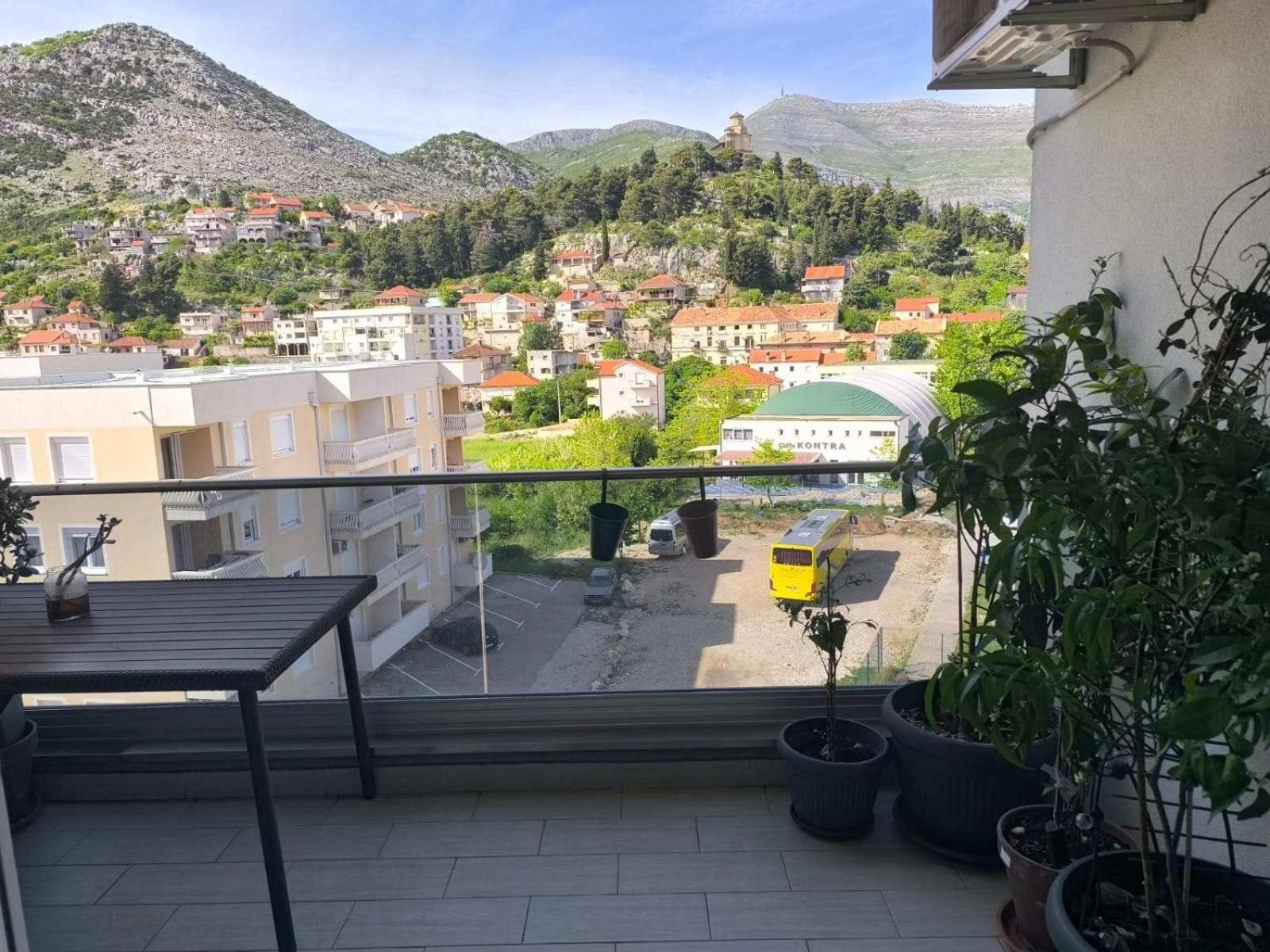 Luc 75 kvadrata stan sa dve spavce sobe
