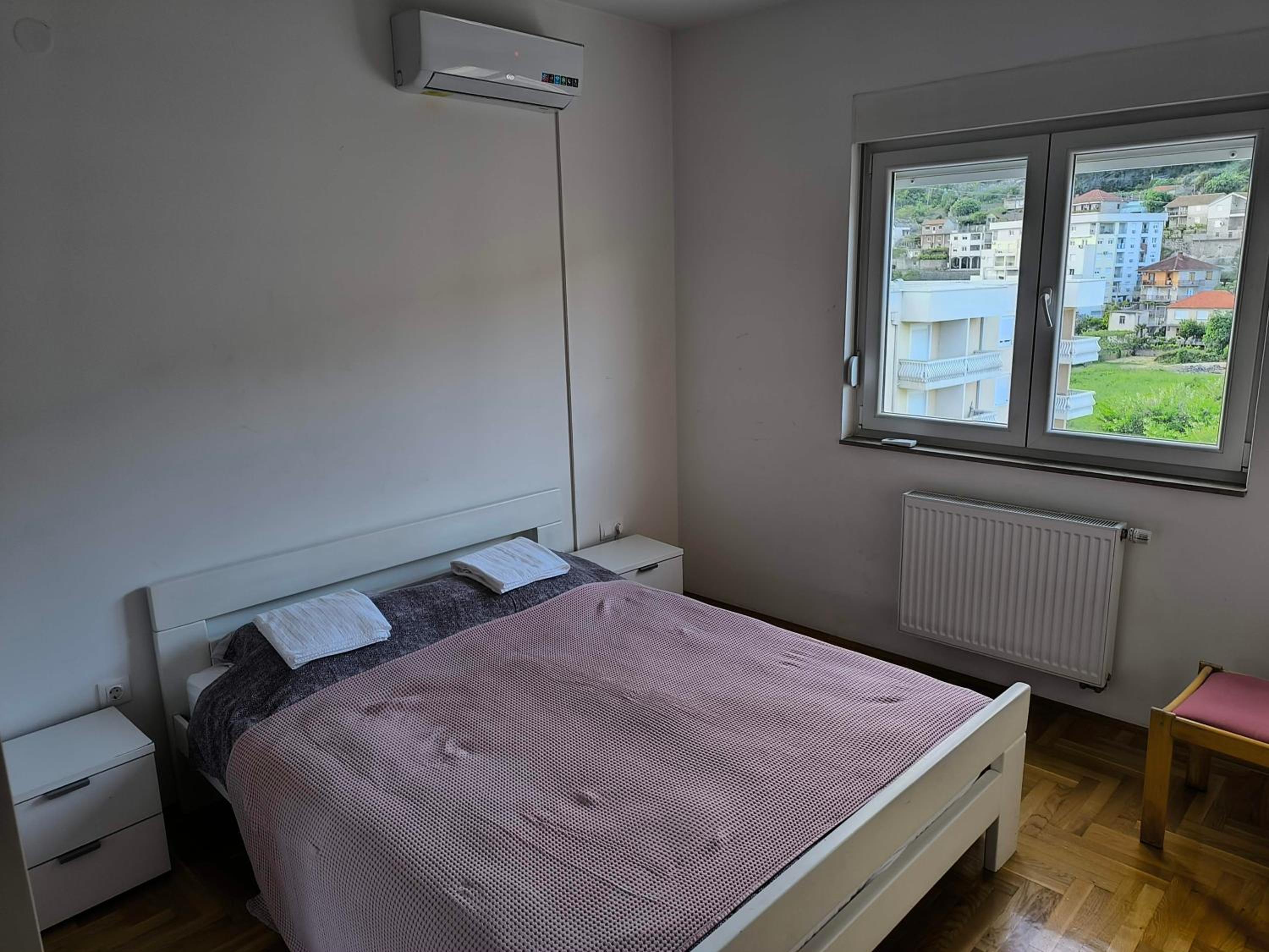 Luc 75 kvadrata stan sa dve spavce sobe