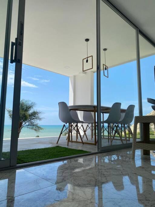 Hermosa propiedad con vista al mar