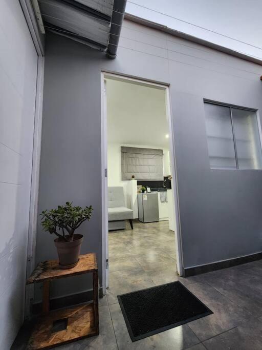 Acogedor y moderno Mini-Estudio en zona exclusiva. view 2
