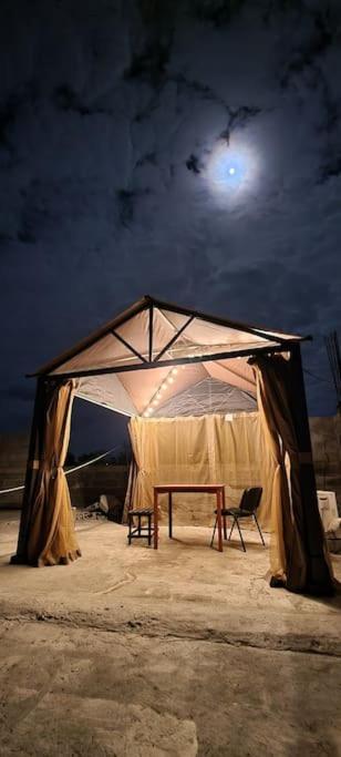 Loft Centrico 3 camas matri, minisplit, estacionamiento, refrigerador,microhondas ( 3)