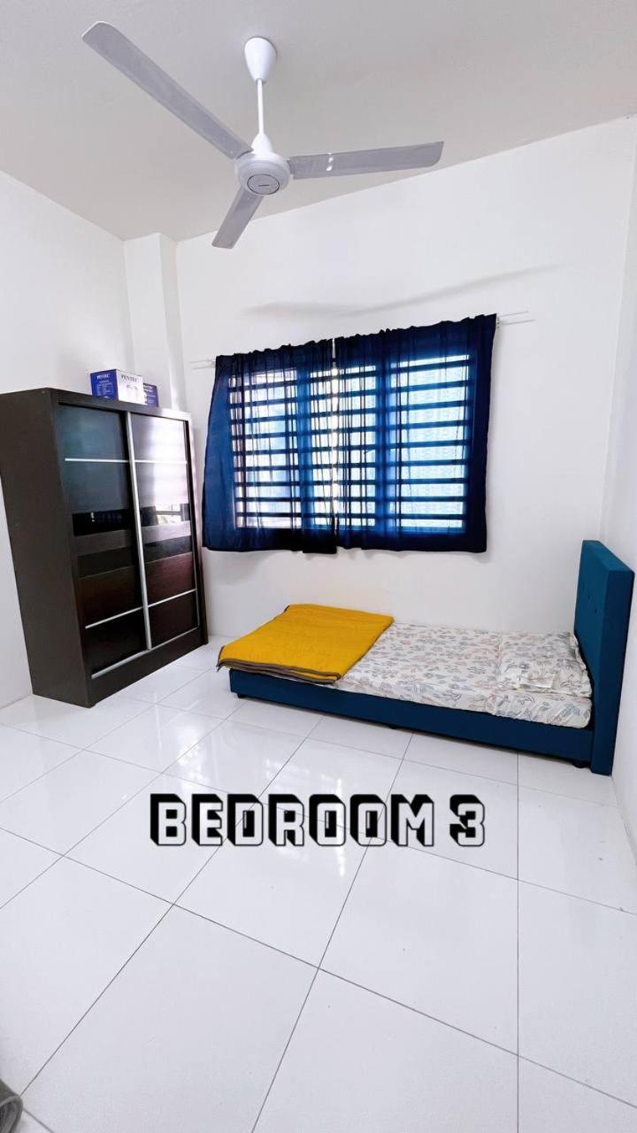 HomeSTAY D'Manjung Lumut