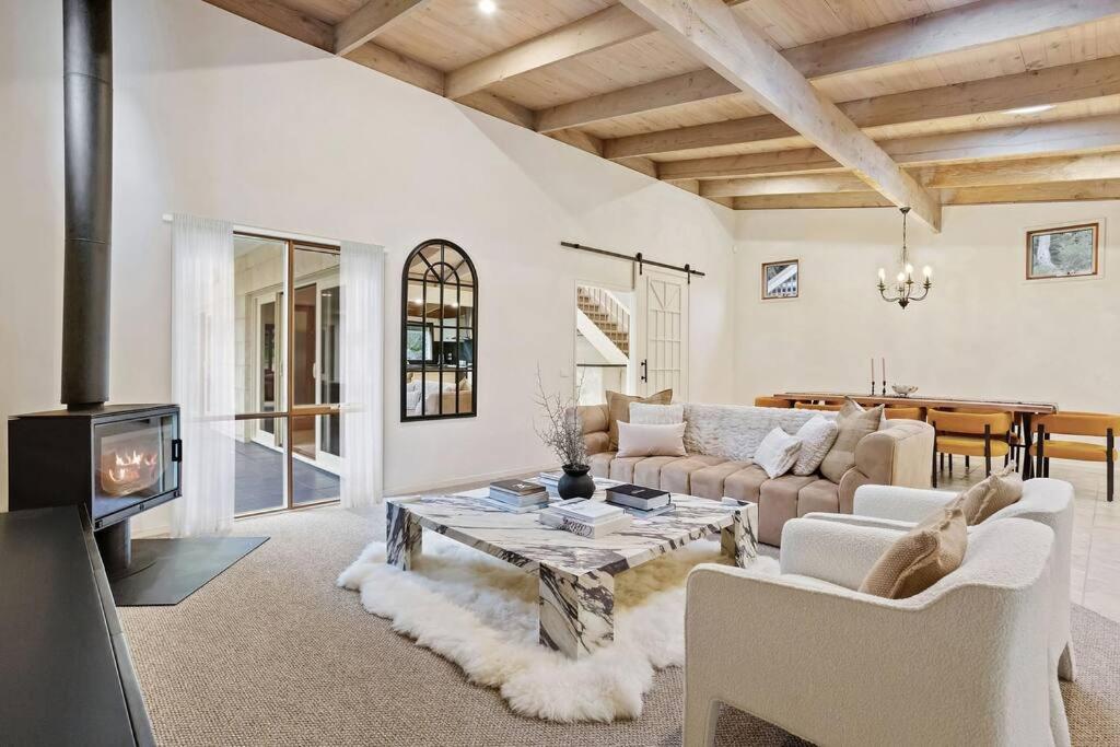 Villa Syrene Pool and Spa Retreat
