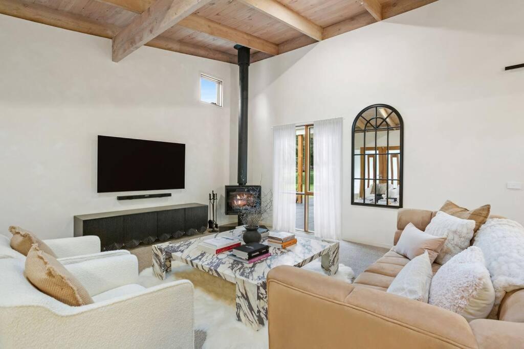 Villa Syrene Pool and Spa Retreat