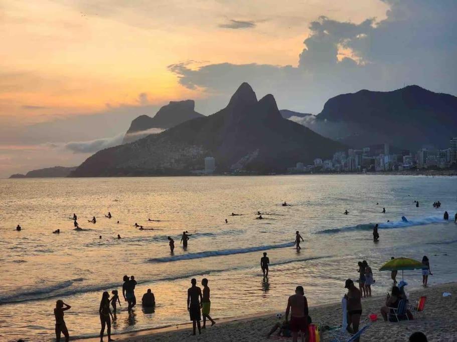 Copacabana Espaçoso Vista Lateral Mar