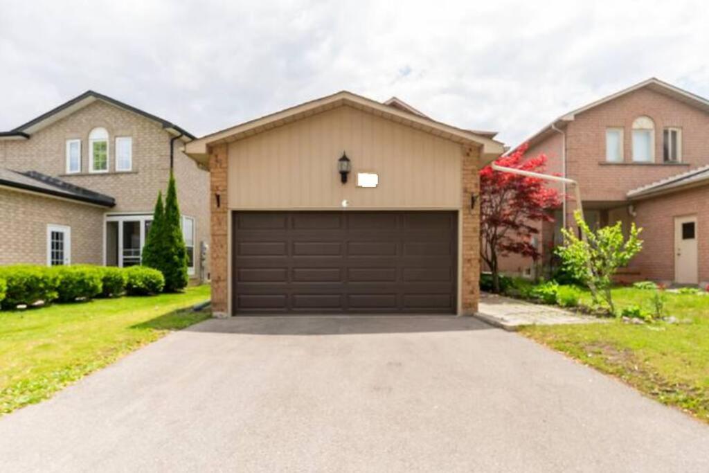 Cozy basement apartment in Newmarket