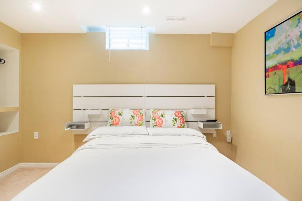 Cozy basement apartment in Newmarket