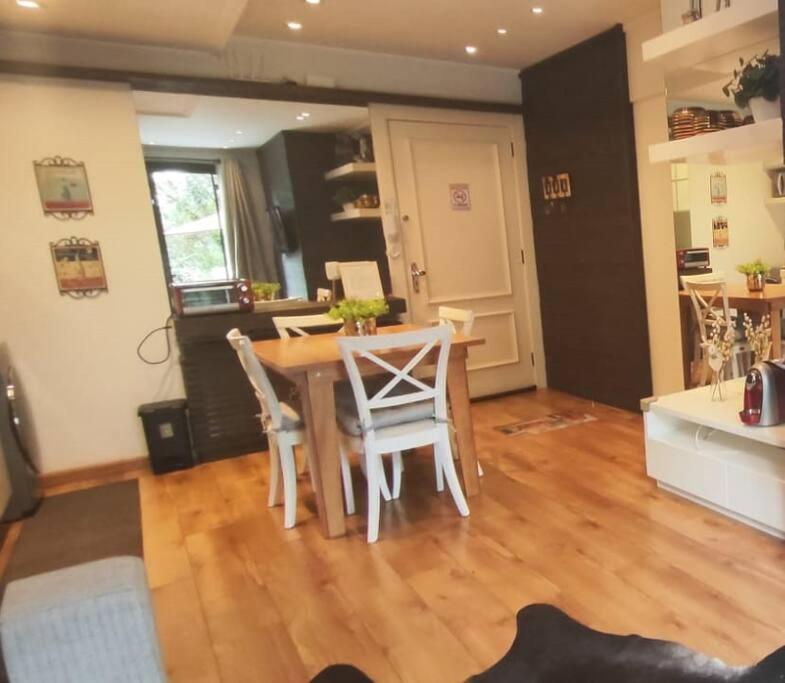 Lindo apartamento em Gramado - Venha descansar na maravilhosa Serra Gaúcha Condomínio Knorr Ville