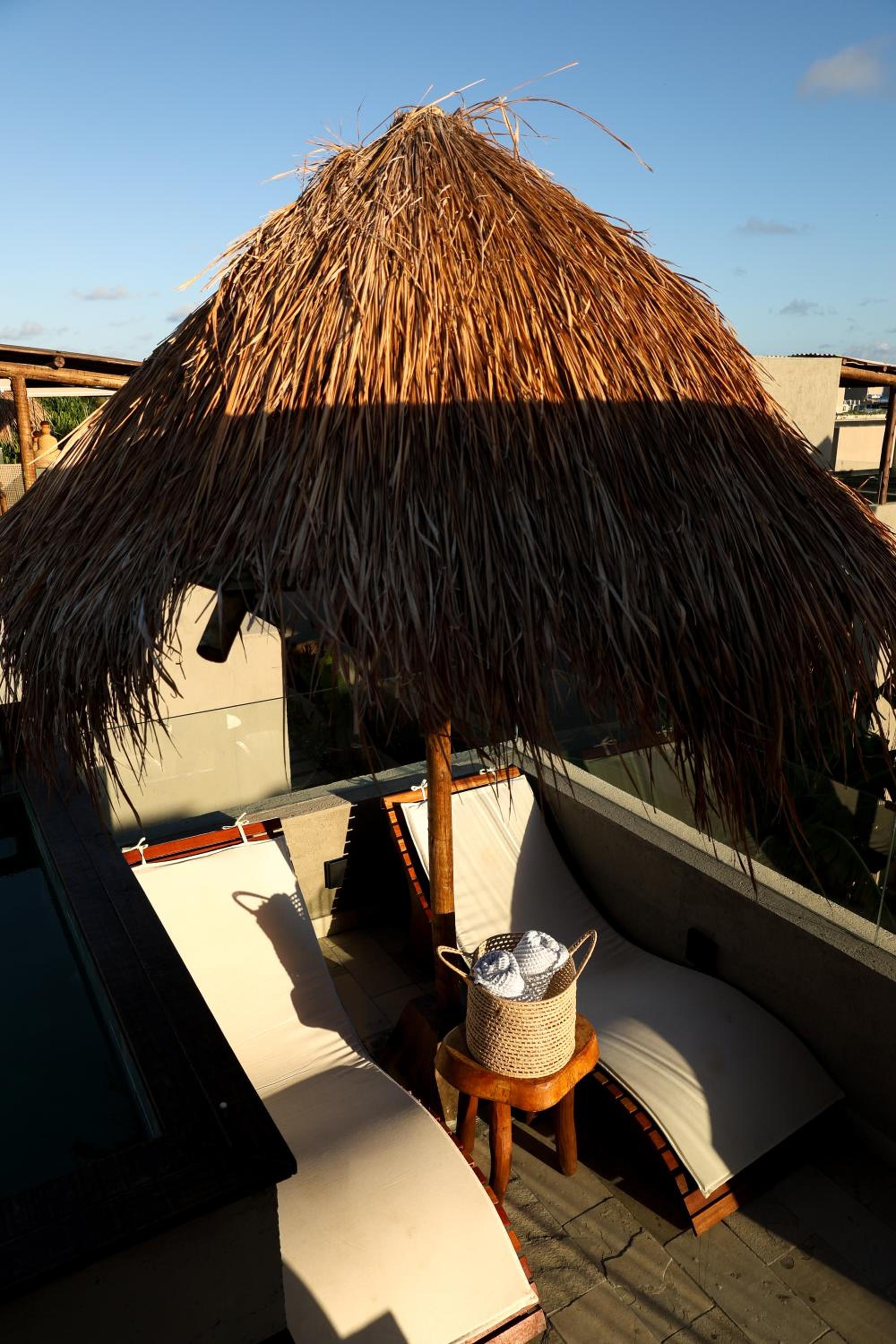 Vida Villa Boutique com piscina & vista mar!