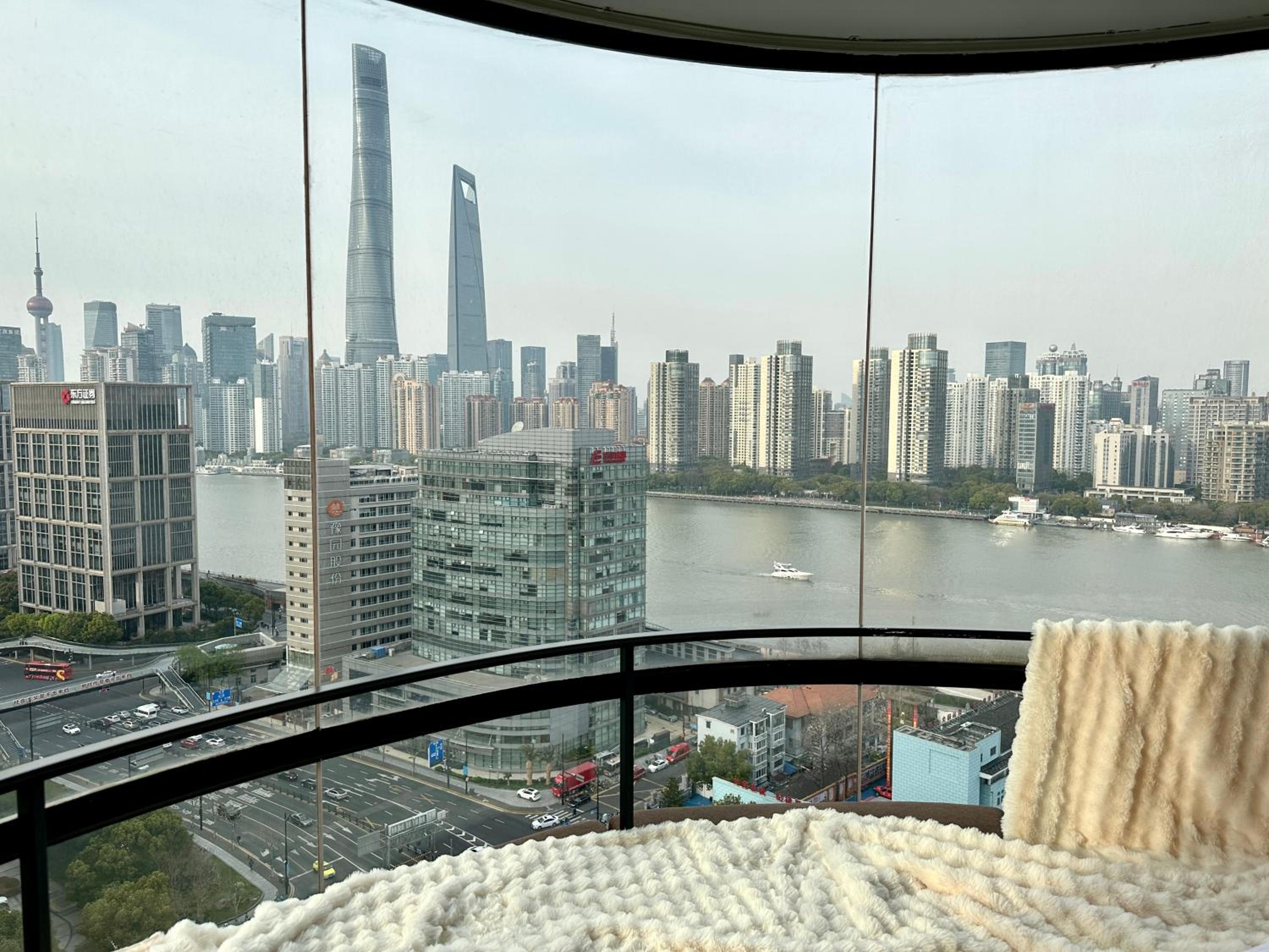 ZHome - HaiQi Garden - Four Bedroom Apartment on the Bund with Bund View