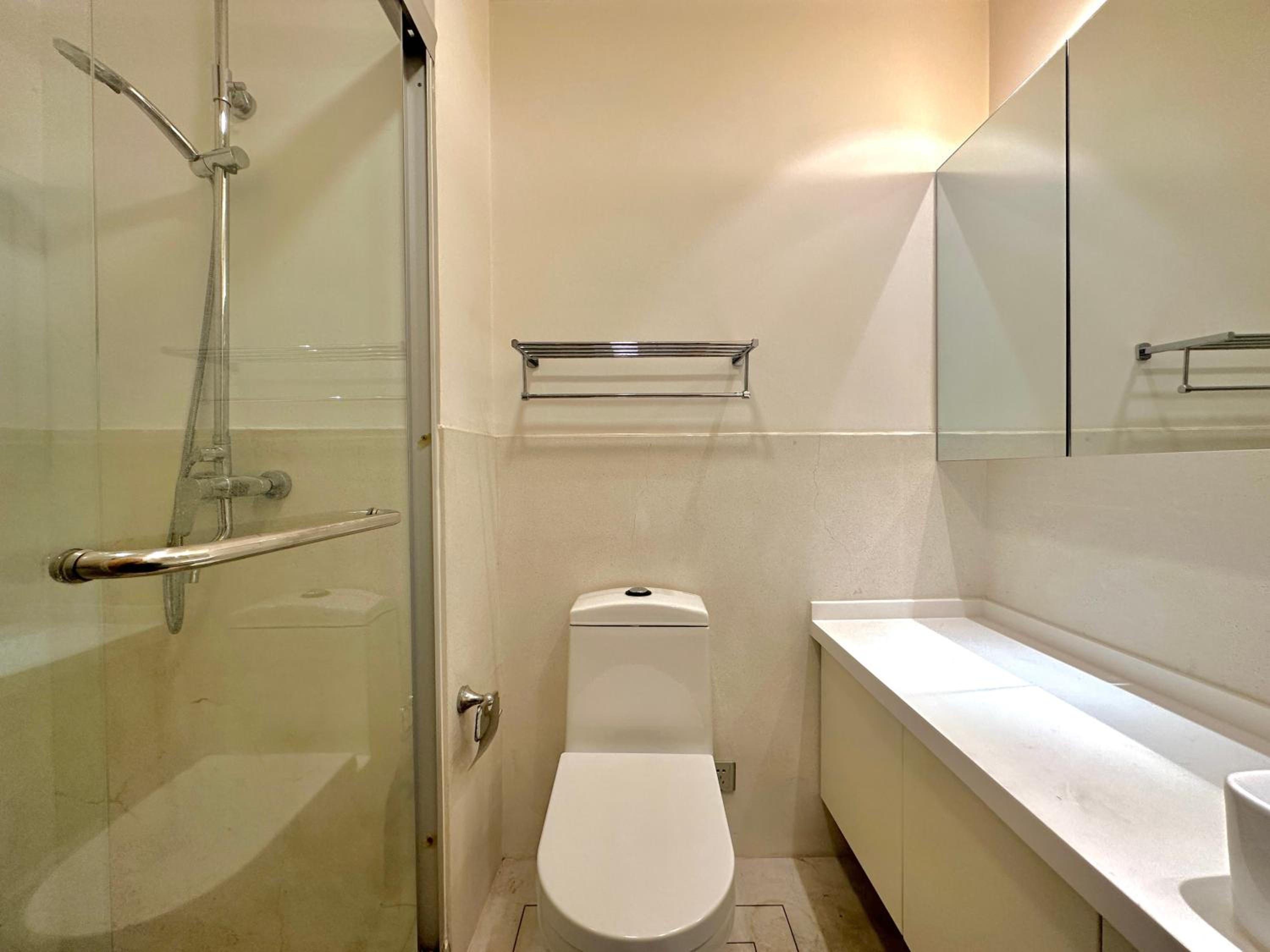 ZHome - HaiQi Garden - Four Bedroom Apartment on the Bund with Bund View