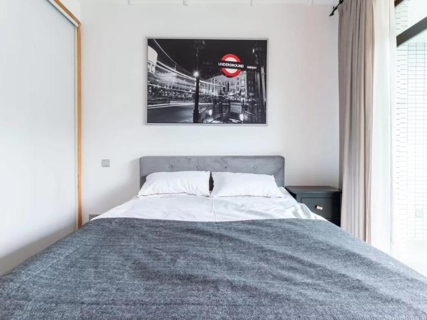 ZHome - HaiQi Garden - Four Bedroom Apartment on the Bund with Bund View