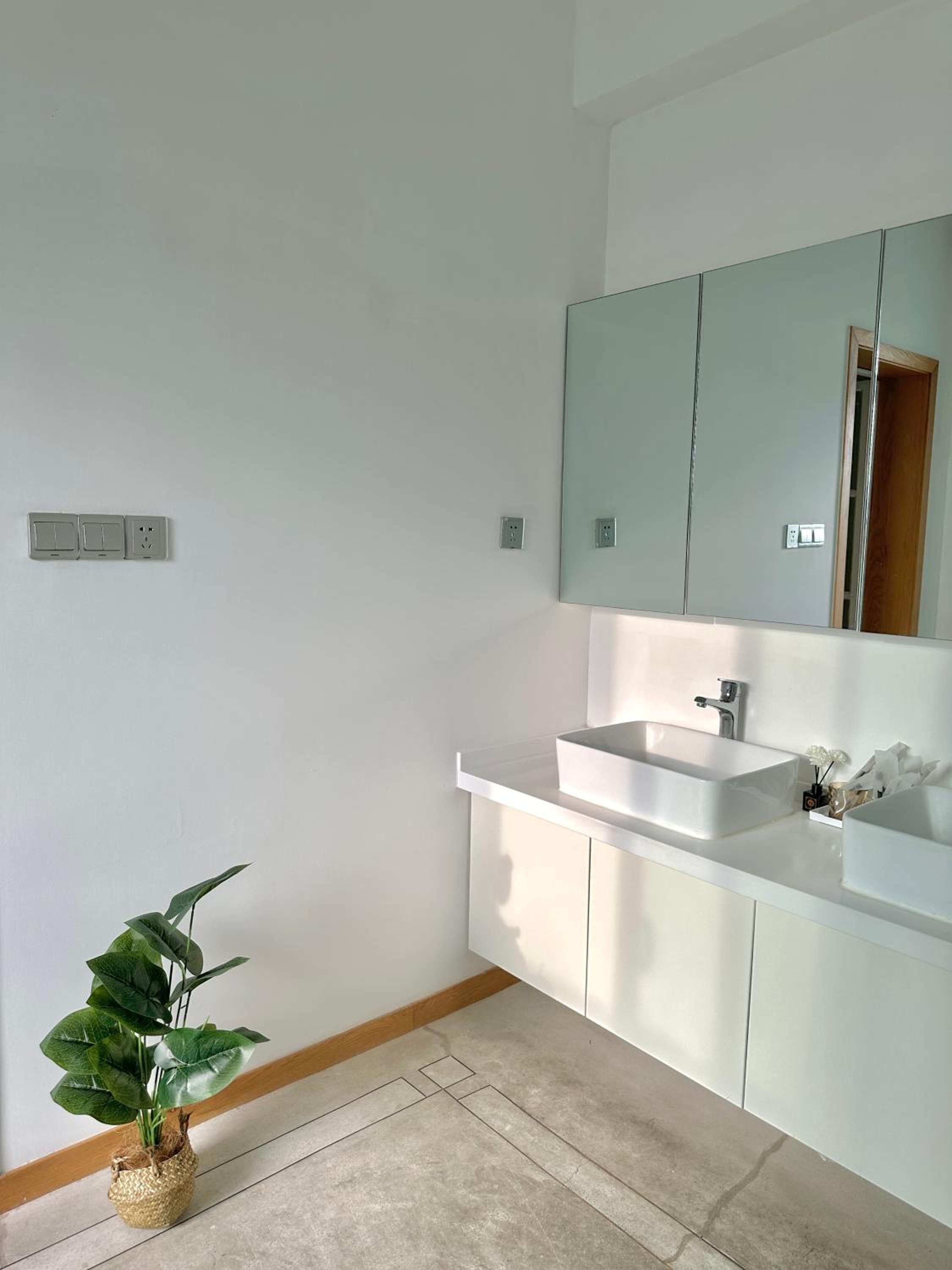 ZHome - HaiQi Garden - Four Bedroom Apartment on the Bund with Bund View