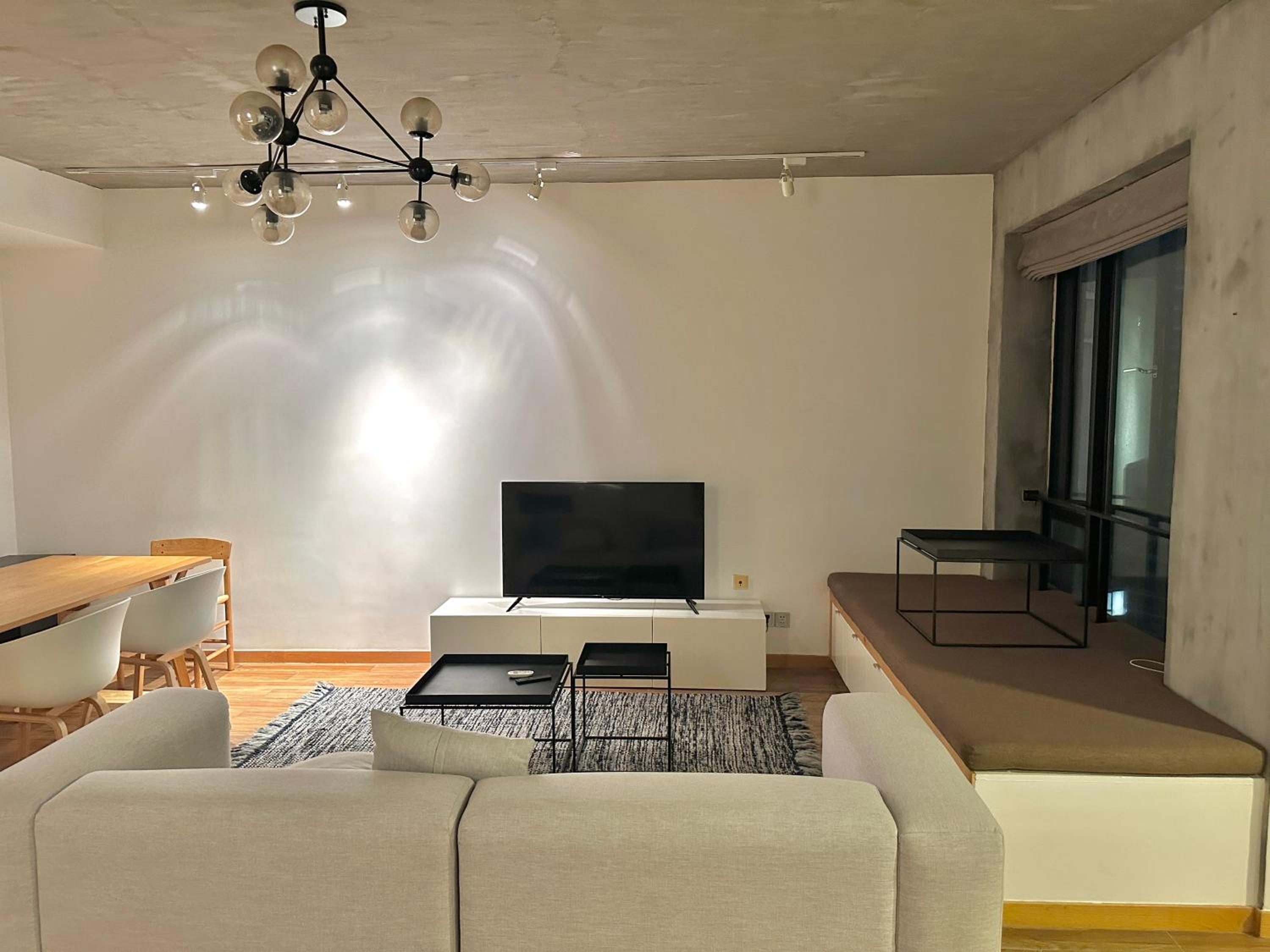 ZHome - HaiQi Garden - Four Bedroom Apartment on the Bund with Bund View
