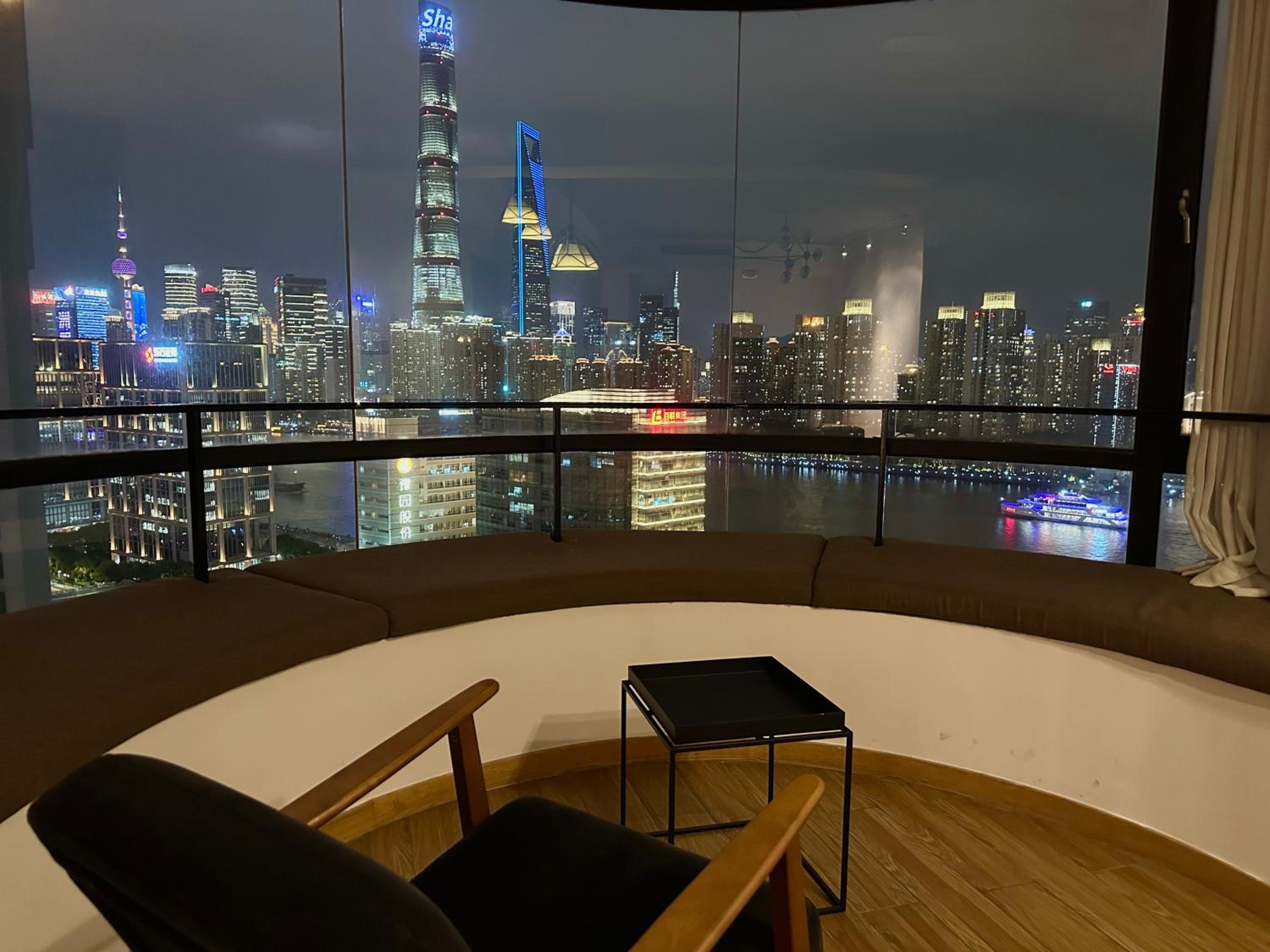 ZHome - HaiQi Garden - Four Bedroom Apartment on the Bund with Bund View