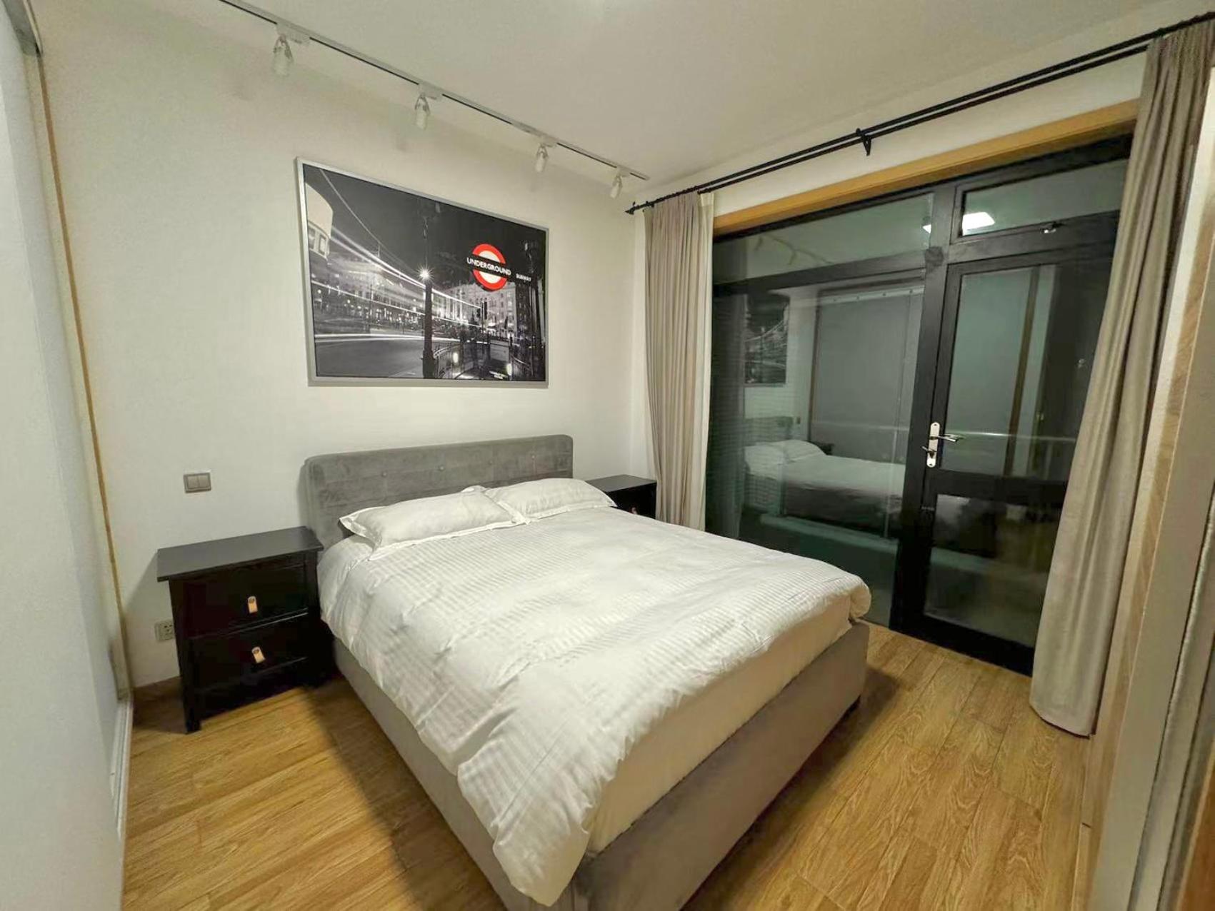 ZHome - HaiQi Garden - Four Bedroom Apartment on the Bund with Bund View