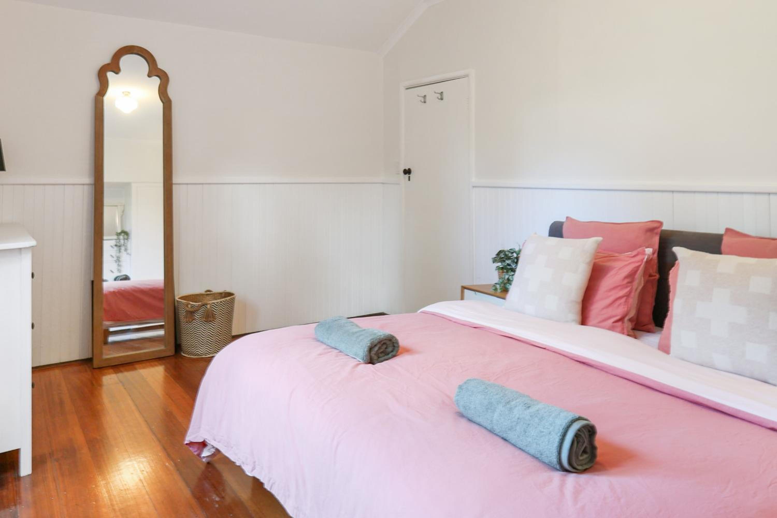 Pink Cabin By Host on the Coast