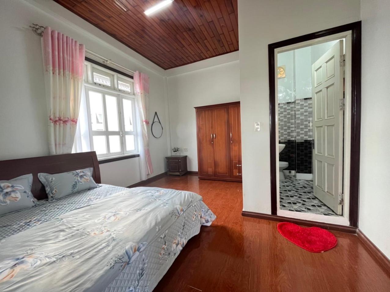 Villa NHÀ GẠO