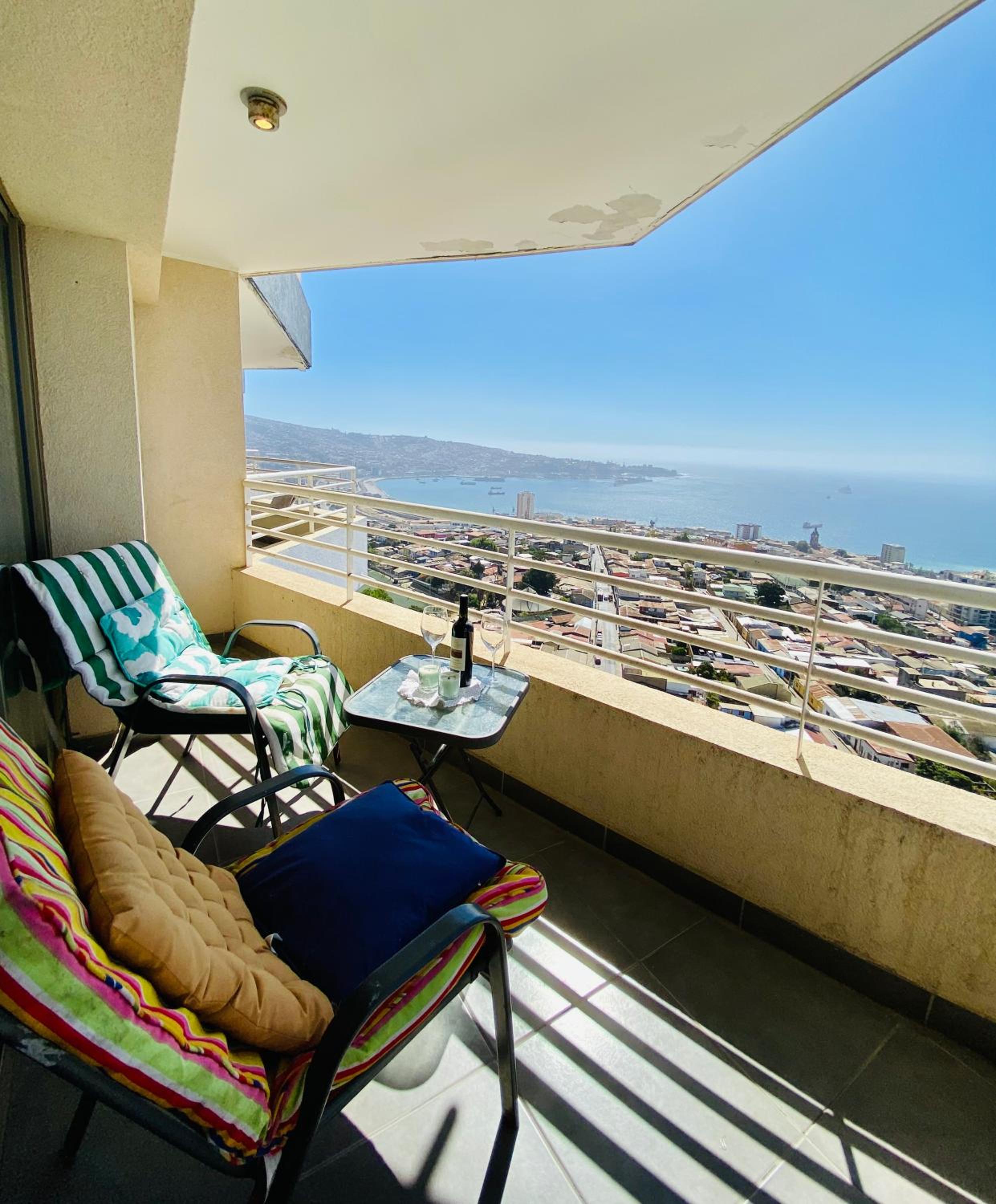 Hermoso Departamento En Valparaíso, Vista Al Mar.