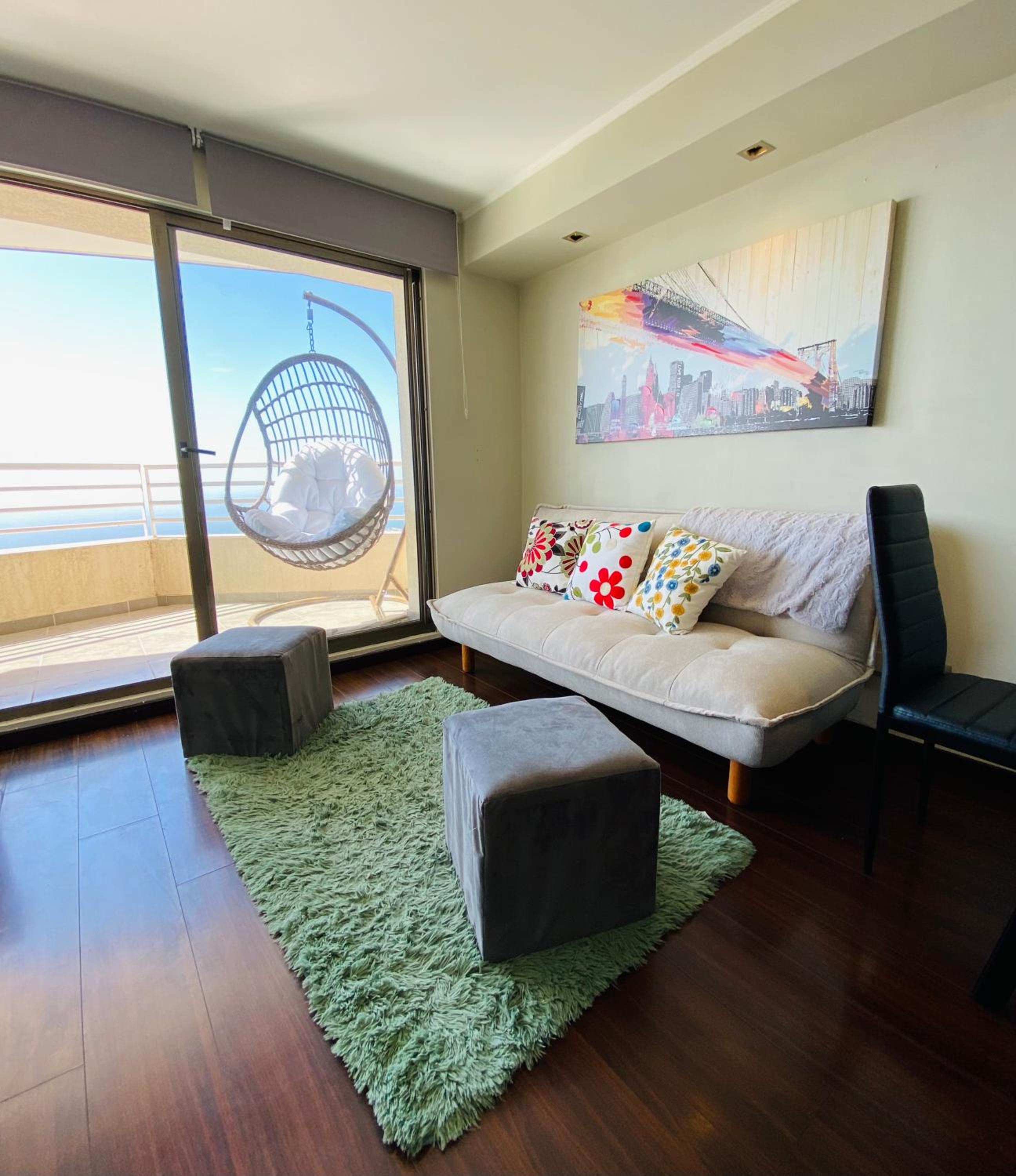 Hermoso Departamento En Valparaíso, Vista Al Mar.
