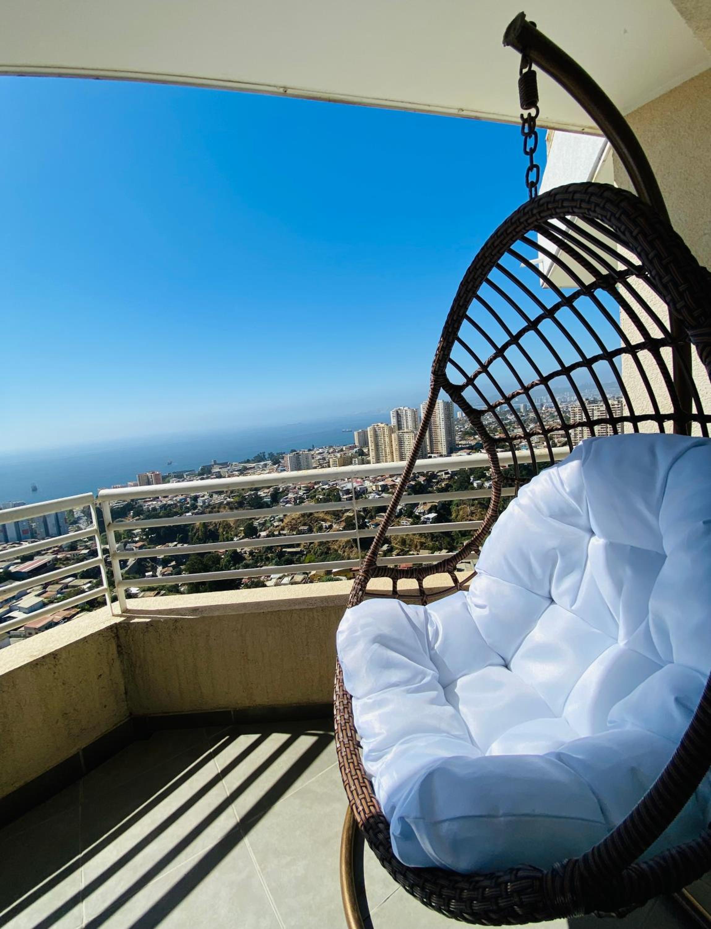 Hermoso Departamento En Valparaíso, Vista Al Mar.