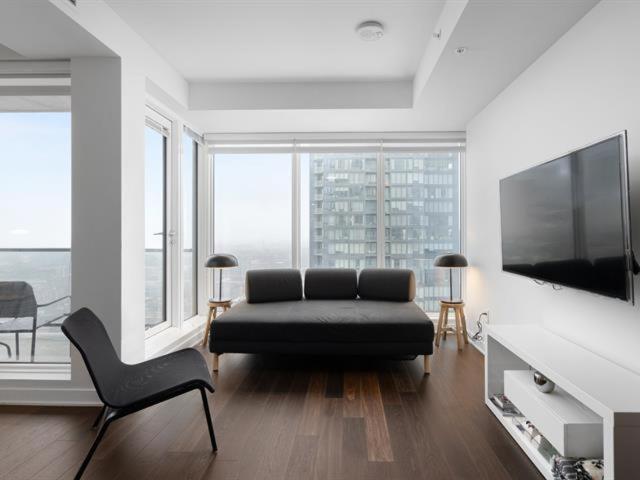 Spectacular Skyline Views - Downtown Montreal - Luxury Condo & Penthouse