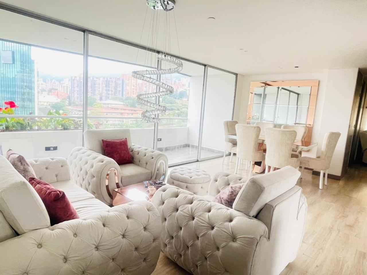 Hermoso apartamento en lo mejor de Medellin.