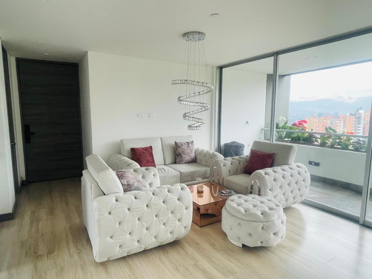 Hermoso apartamento en lo mejor de Medellin.