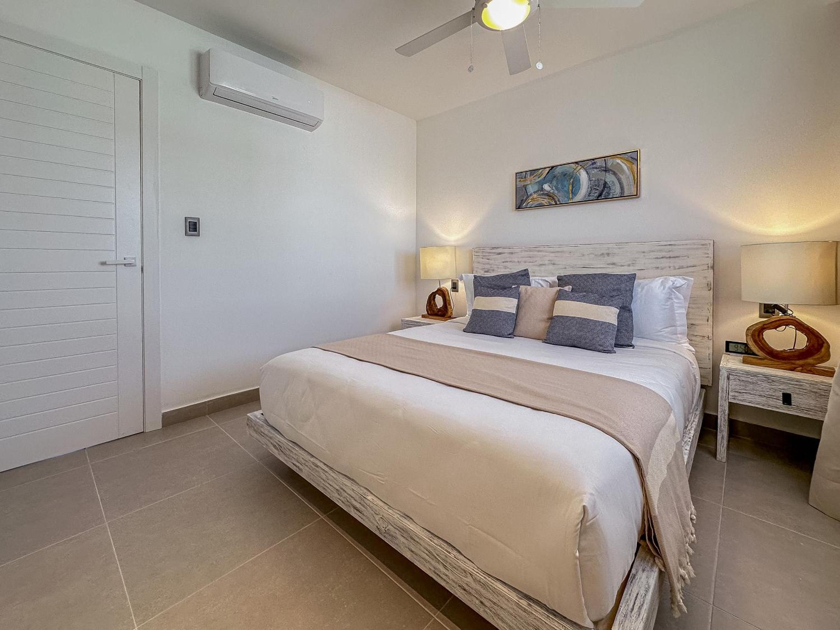 Fantastic Beach Penthouse with rooftop and BBQ