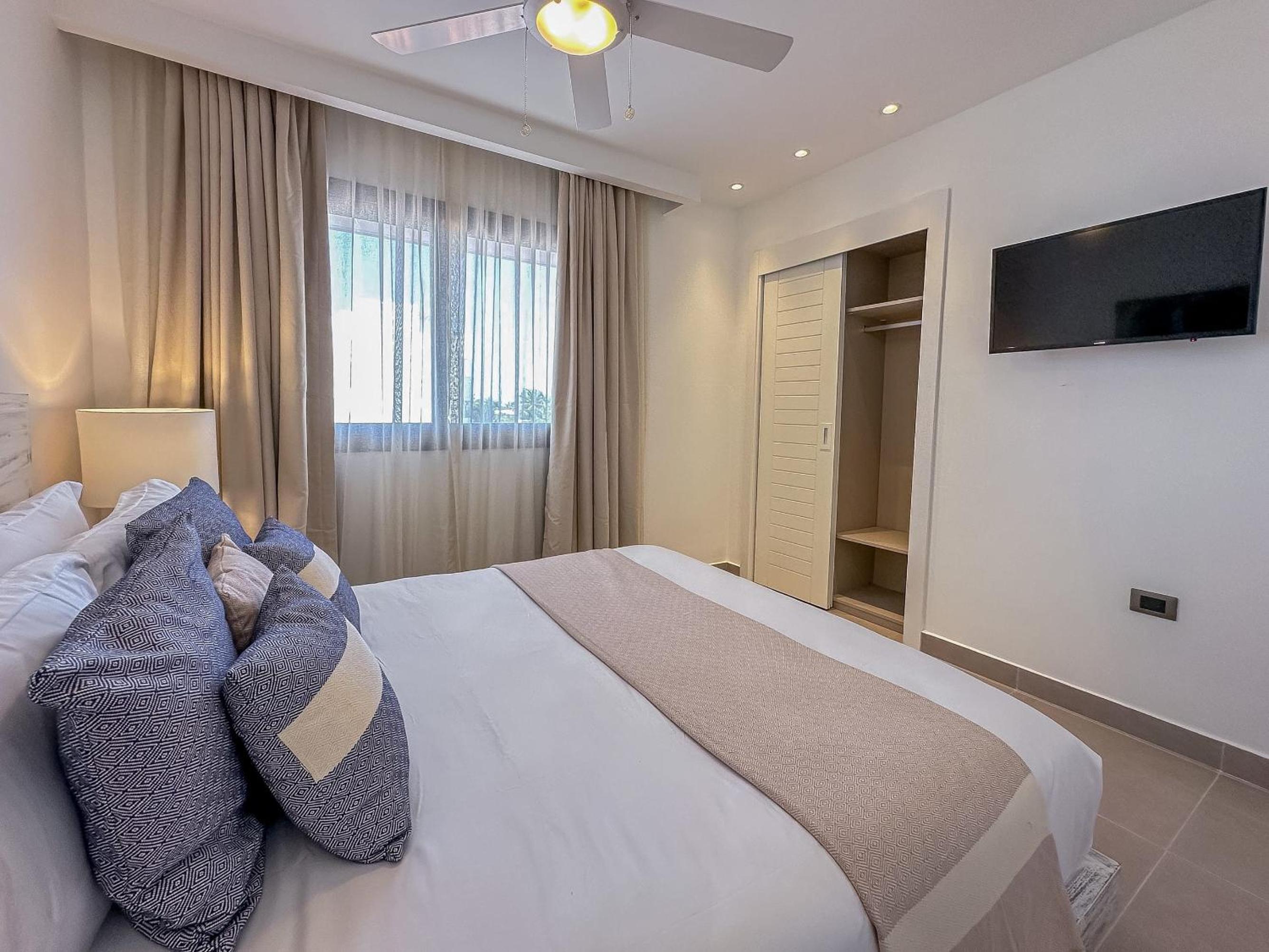 Fantastic Beach Penthouse with rooftop and BBQ