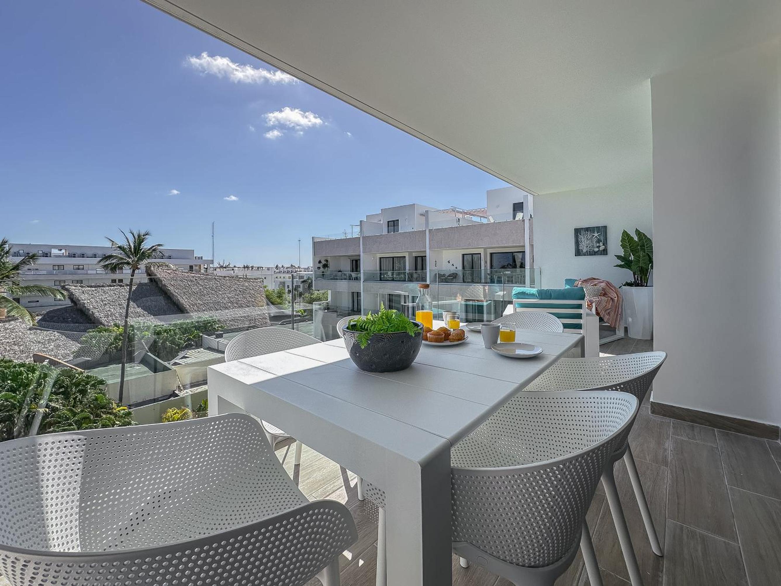 Fantastic Beach Penthouse with rooftop and BBQ