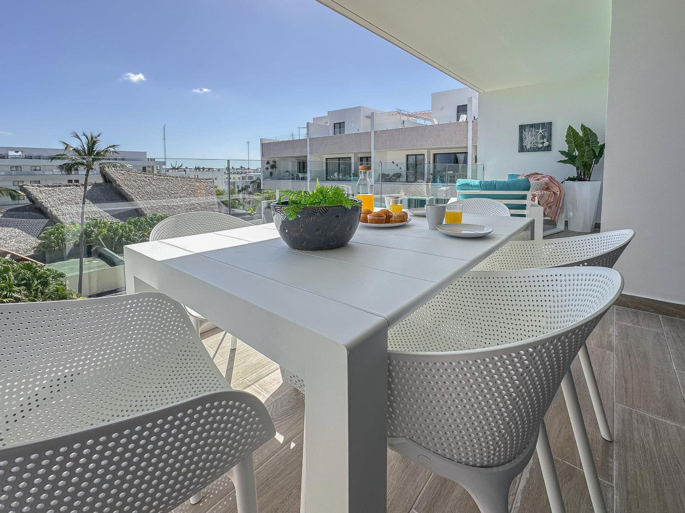 Fantastic Beach Penthouse with rooftop and BBQ
