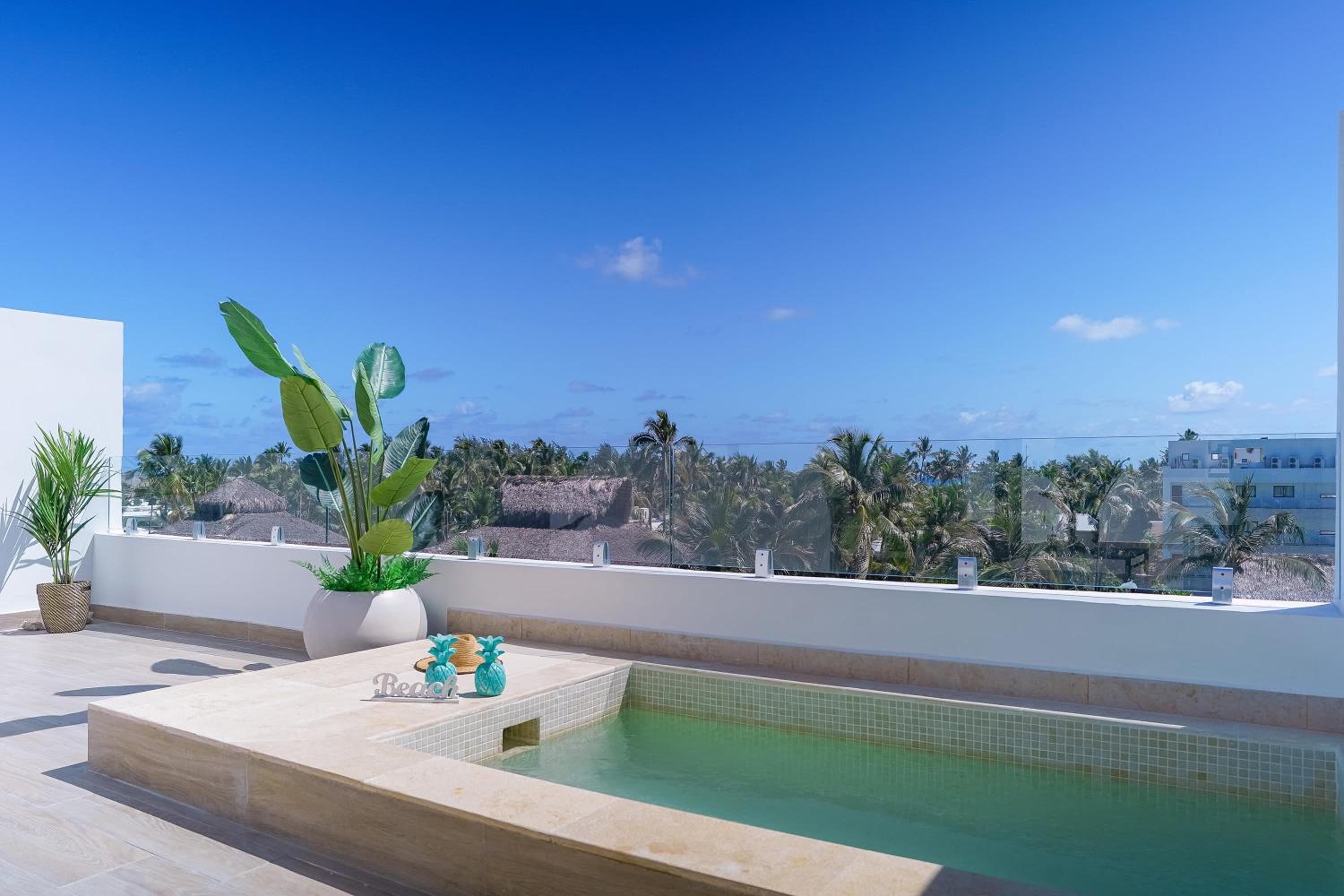 Fantastic Beach Penthouse with rooftop and BBQ