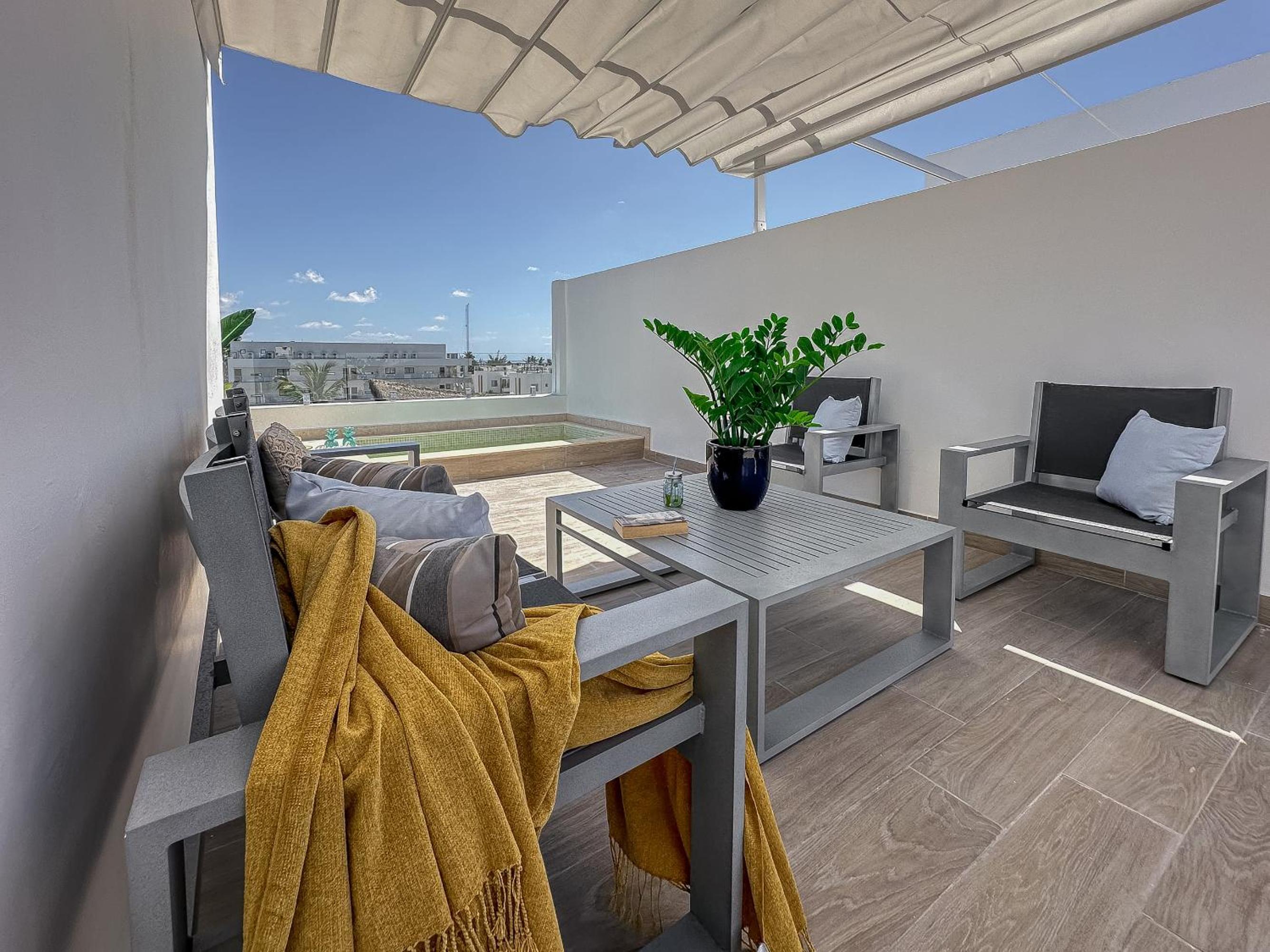 Fantastic Beach Penthouse with rooftop and BBQ