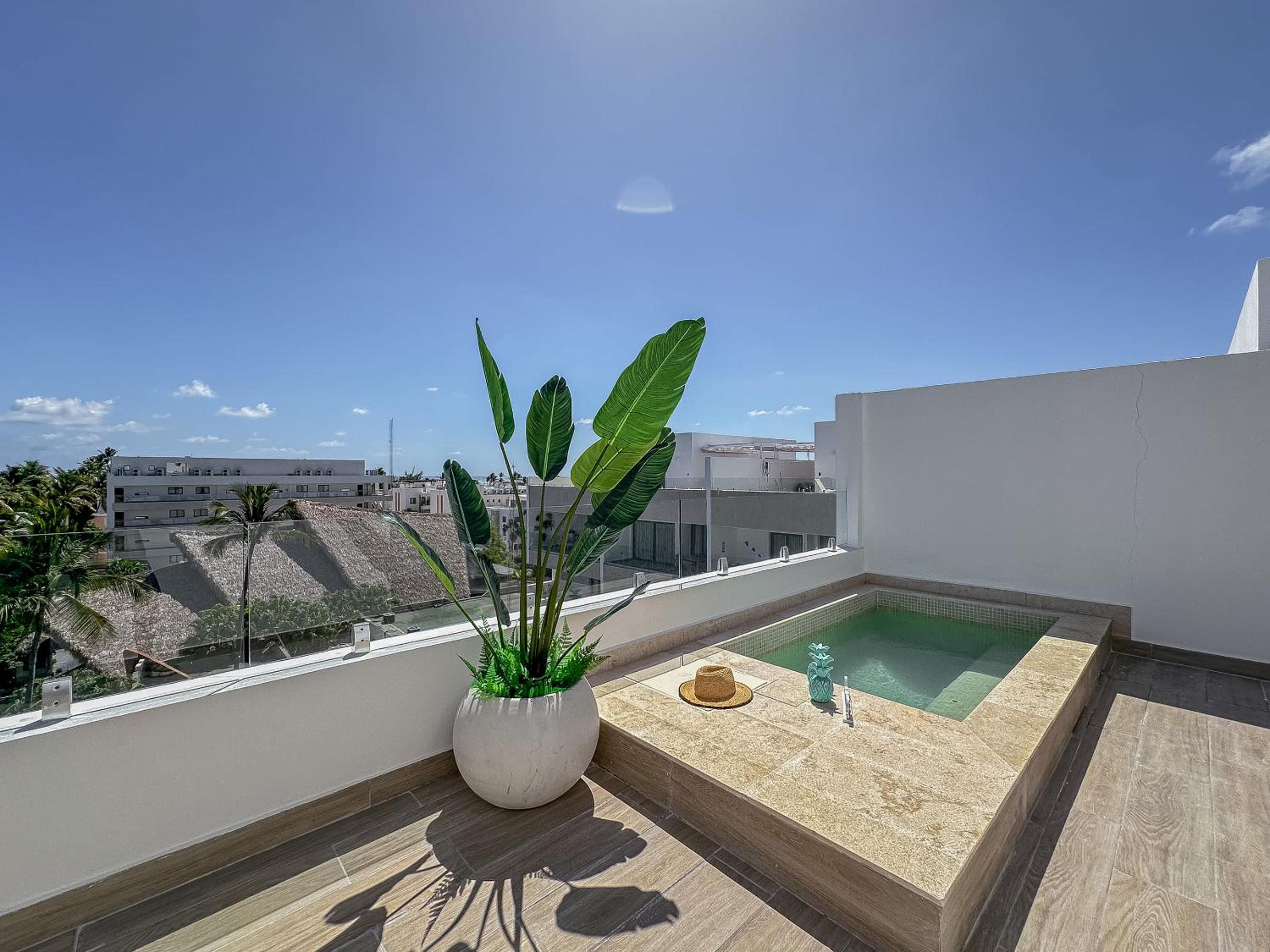 Fantastic Beach Penthouse with rooftop and BBQ