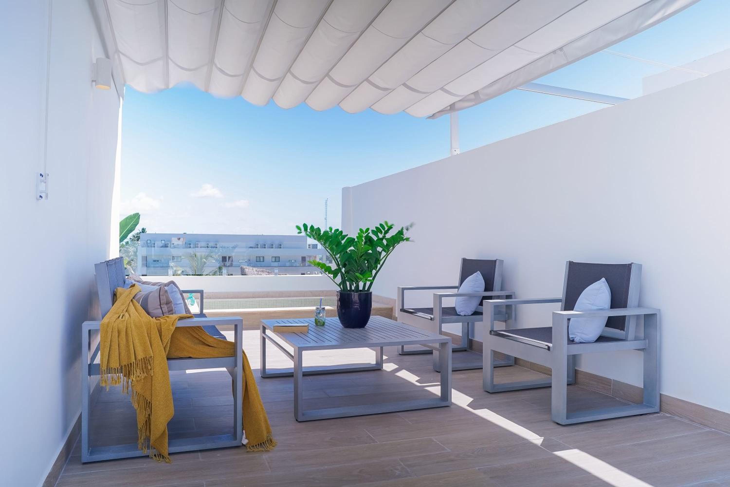 Fantastic Beach Penthouse with rooftop and BBQ