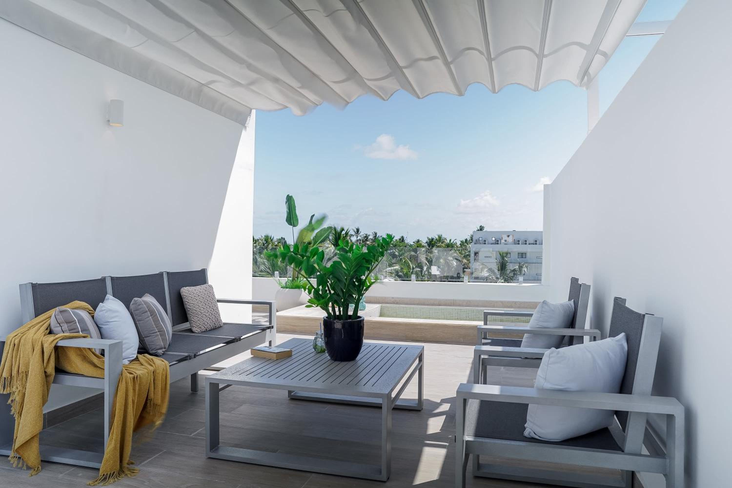 Fantastic Beach Penthouse with rooftop and BBQ