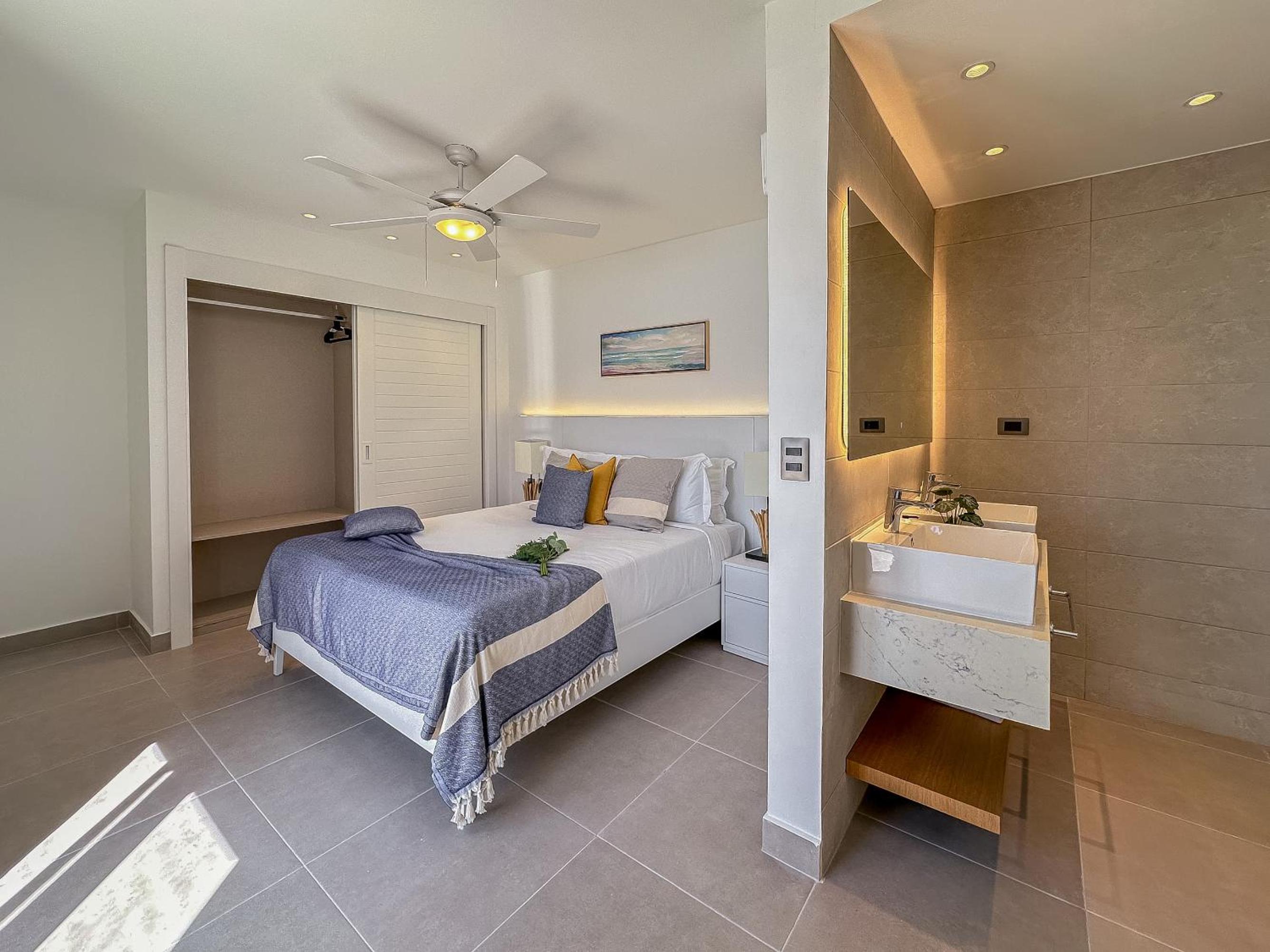 Fantastic Beach Penthouse with rooftop and BBQ