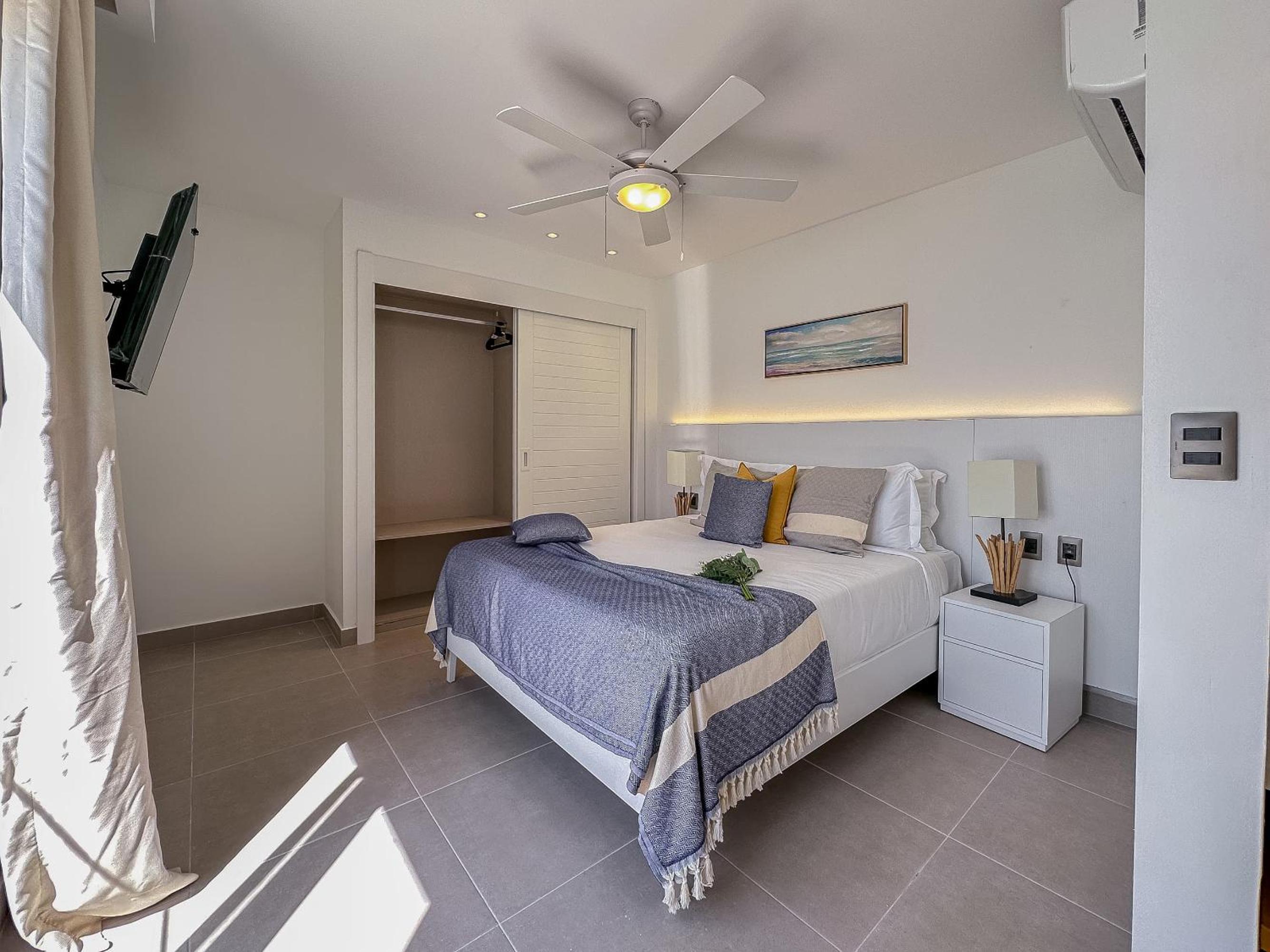Fantastic Beach Penthouse with rooftop and BBQ
