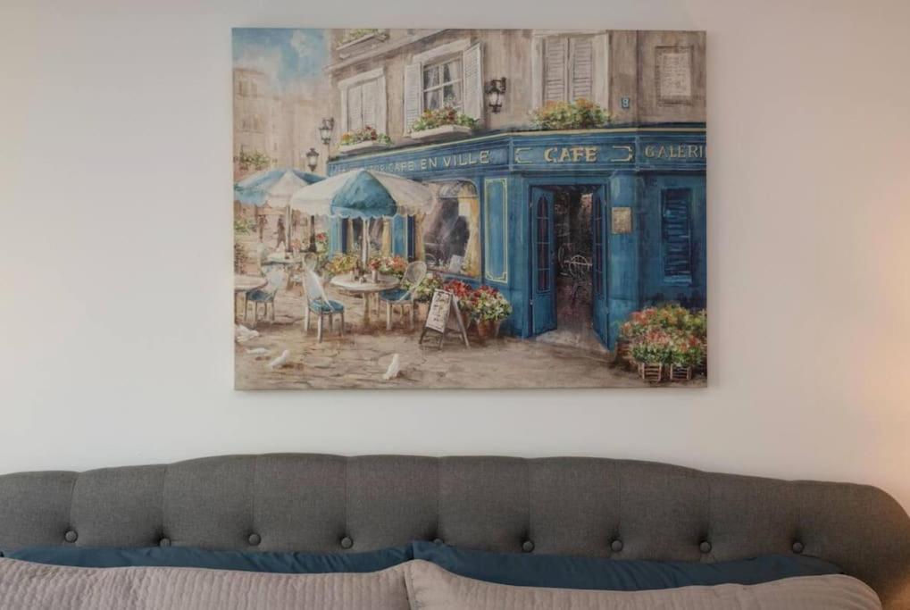 High Rise 3 Bedroom Sleeps 9 Walk to Cripto Arena in 20 Minutes