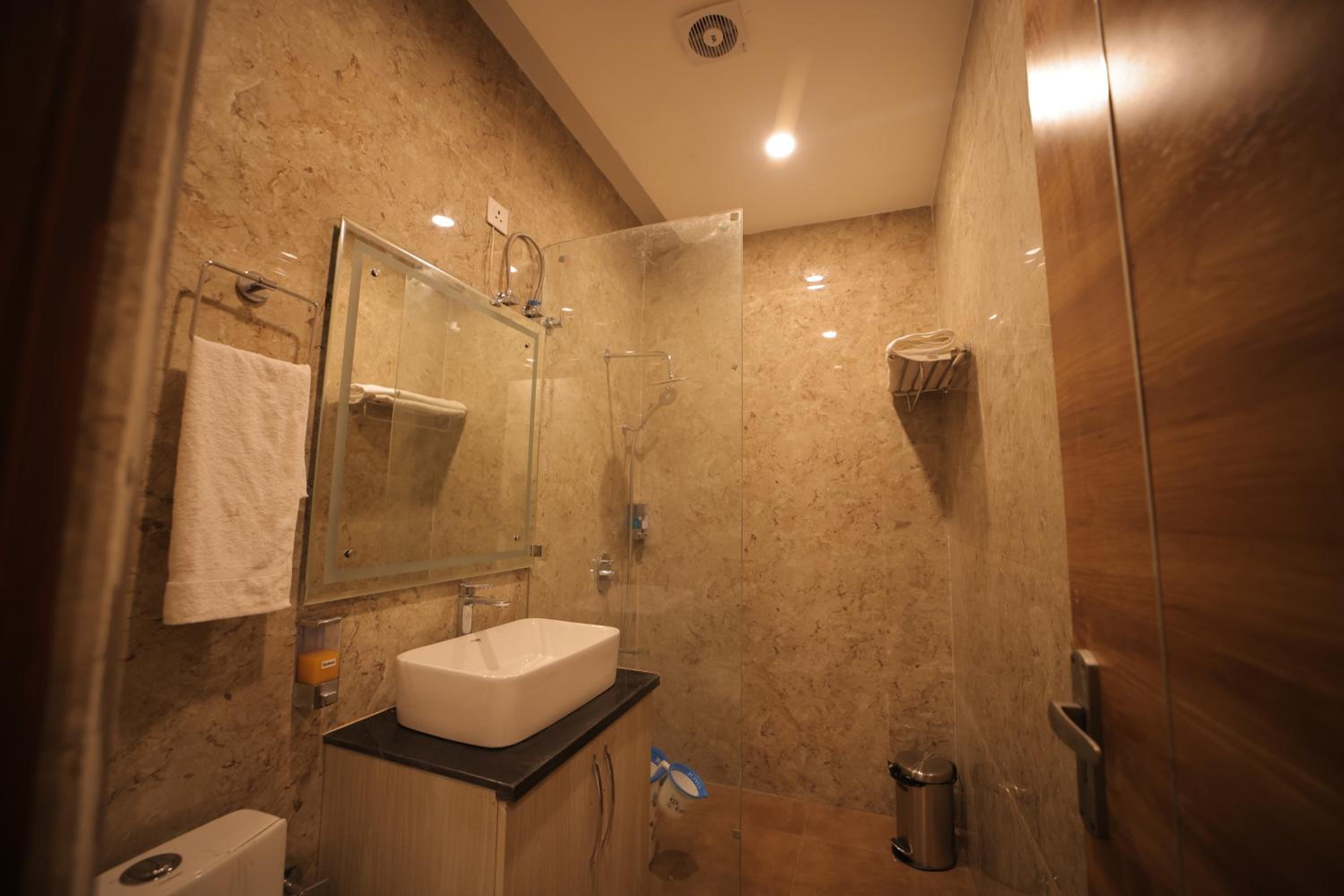 Mokshda Premium Hotel & Restaurant, Rishikesh